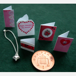 5 Valentine Cards with a Silver Heart on a Fine Silver Chain